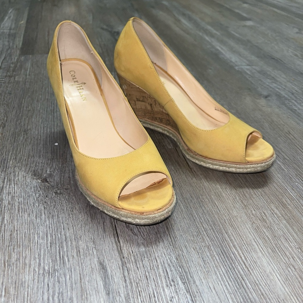 COLE HAAN-Jocelyn-Yellow Nubuck-Peep Toe-Cork Wedge-Espadrille-Size 9.5